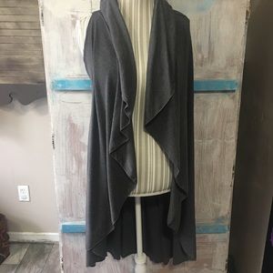 Beautiful long oversized flowy vest!